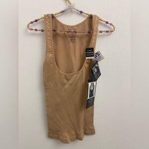 Kathy Ireland Intimates seamless shaping tank top in black and beige